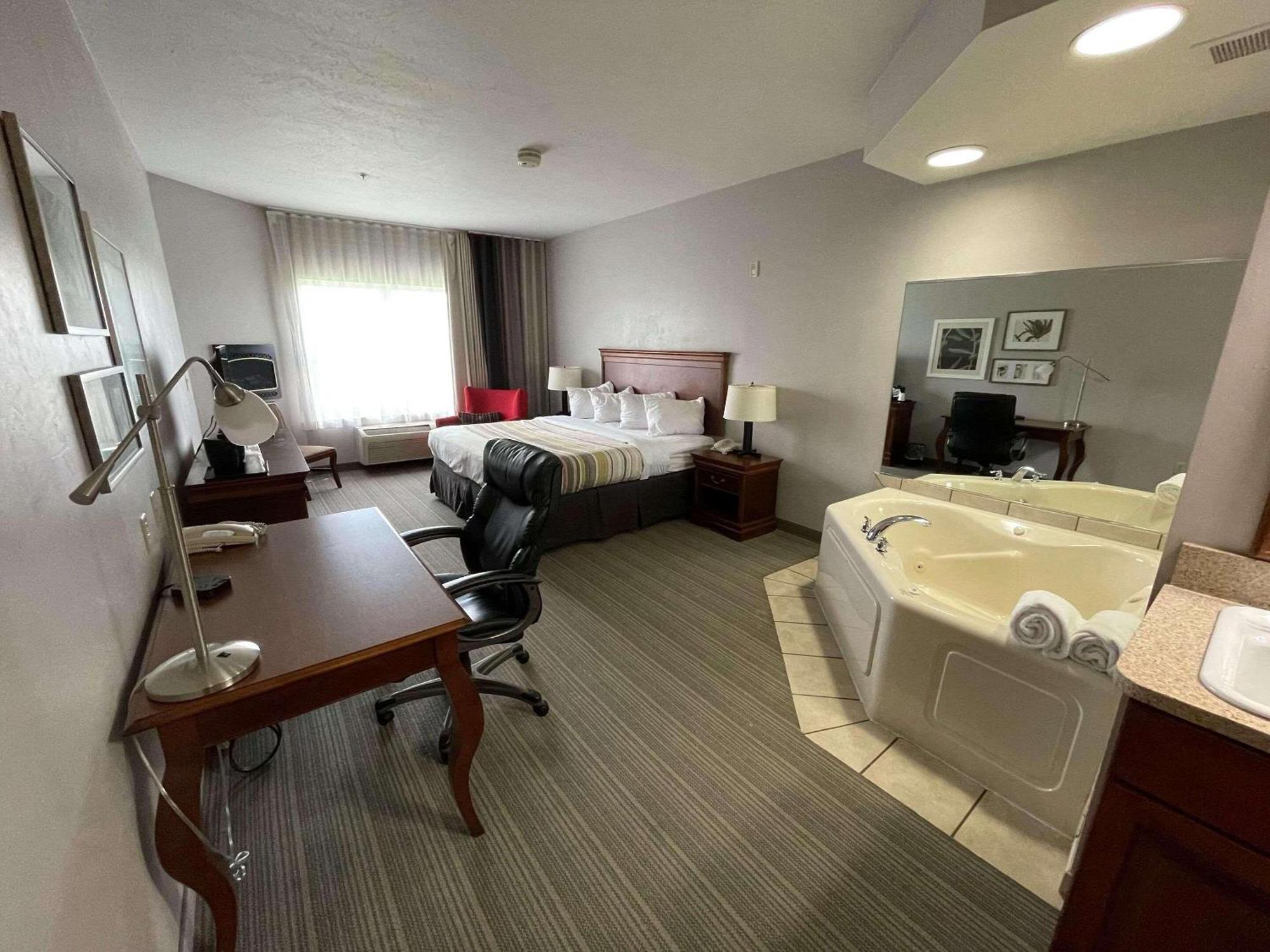 Country Inn & Suites By Radisson, Appleton North, Wi Little Chute Экстерьер фото