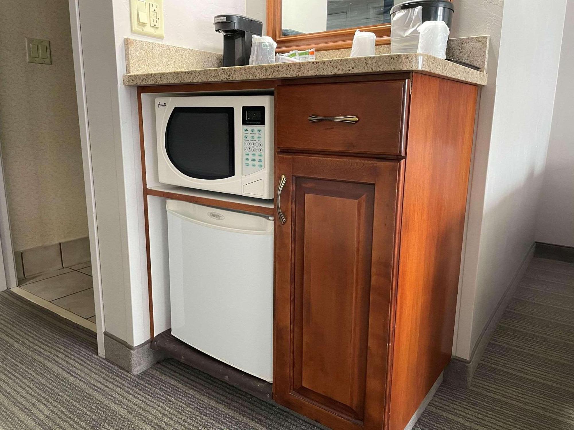 Country Inn & Suites By Radisson, Appleton North, Wi Little Chute Экстерьер фото